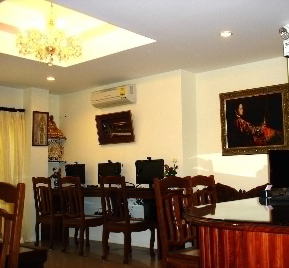The Bang Khun Phrom Suites Банкок Екстериор снимка
