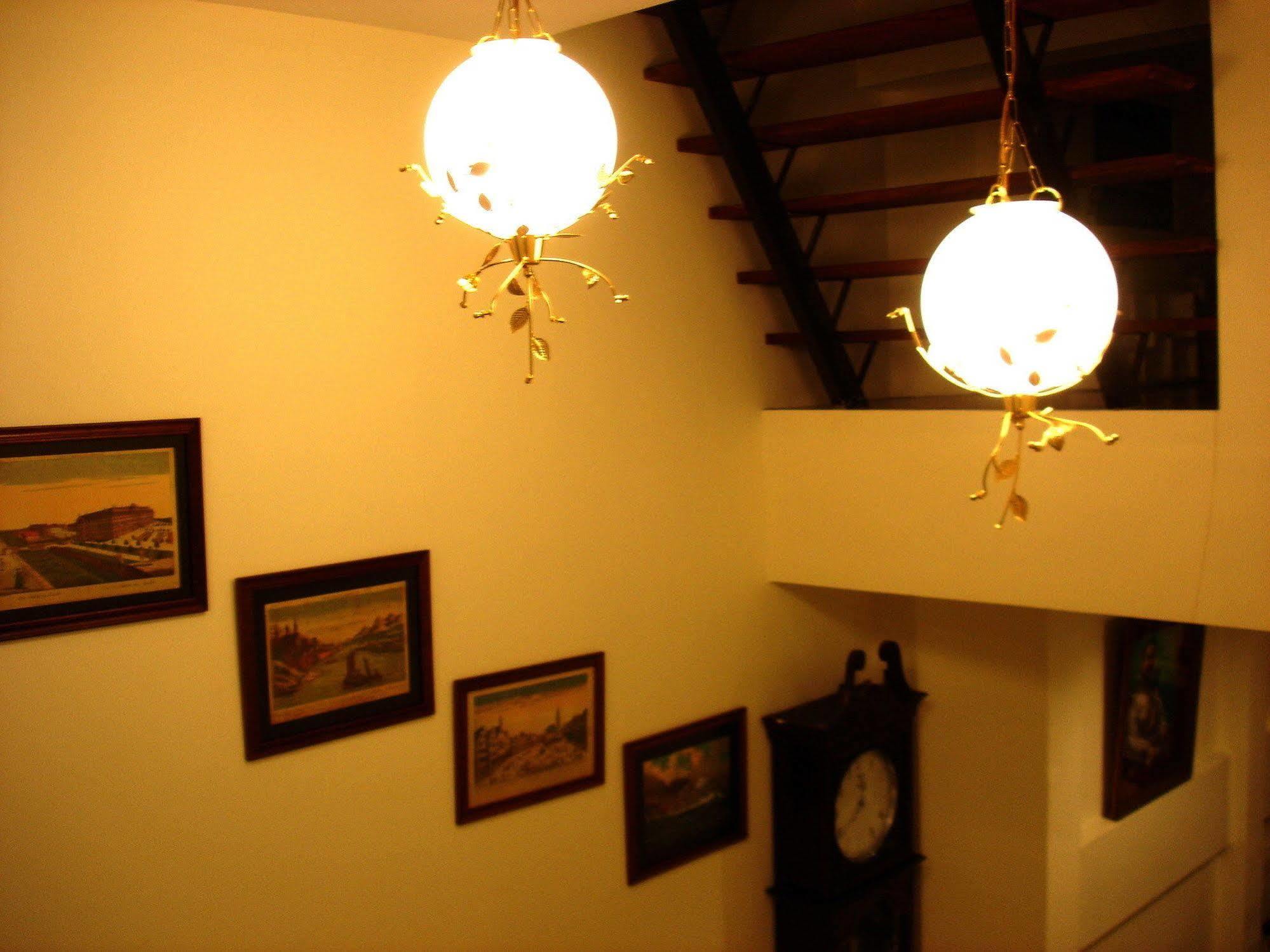 The Bang Khun Phrom Suites Банкок Екстериор снимка